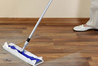 how to clean laminate floors in home